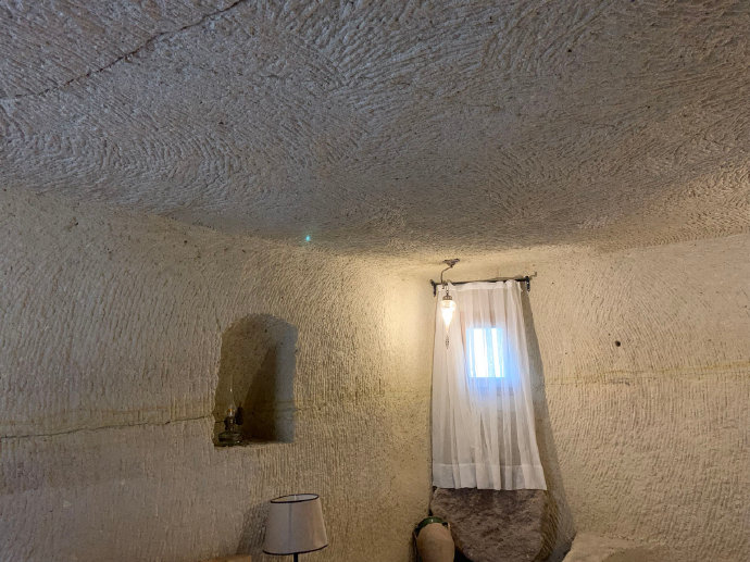 卡帕的洞穴：酒店、餐厅、教堂与地下城