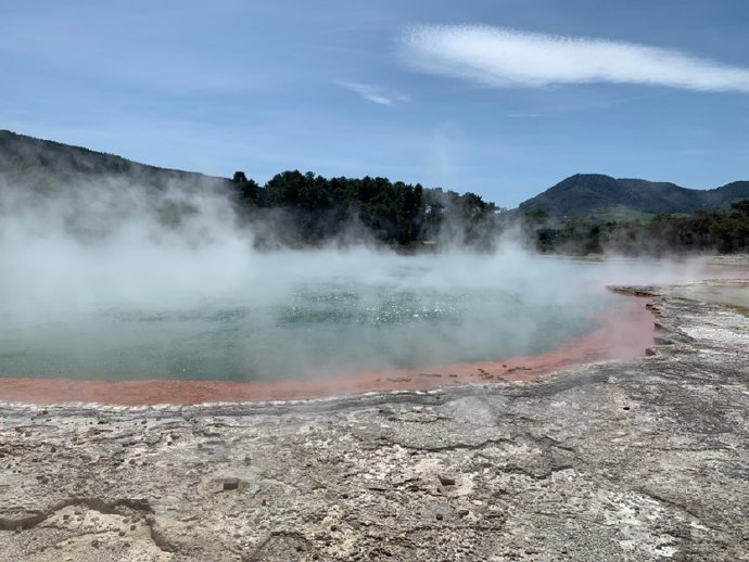 新西兰北岛，美丽的地热公园一瞥