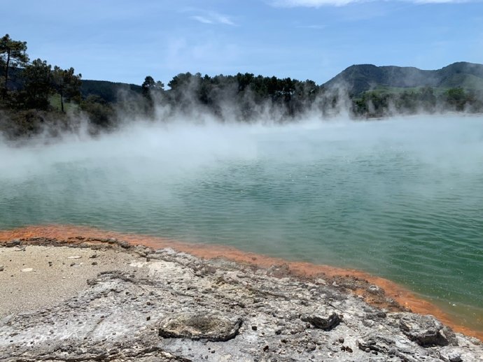 新西兰北岛，美丽的地热公园一瞥